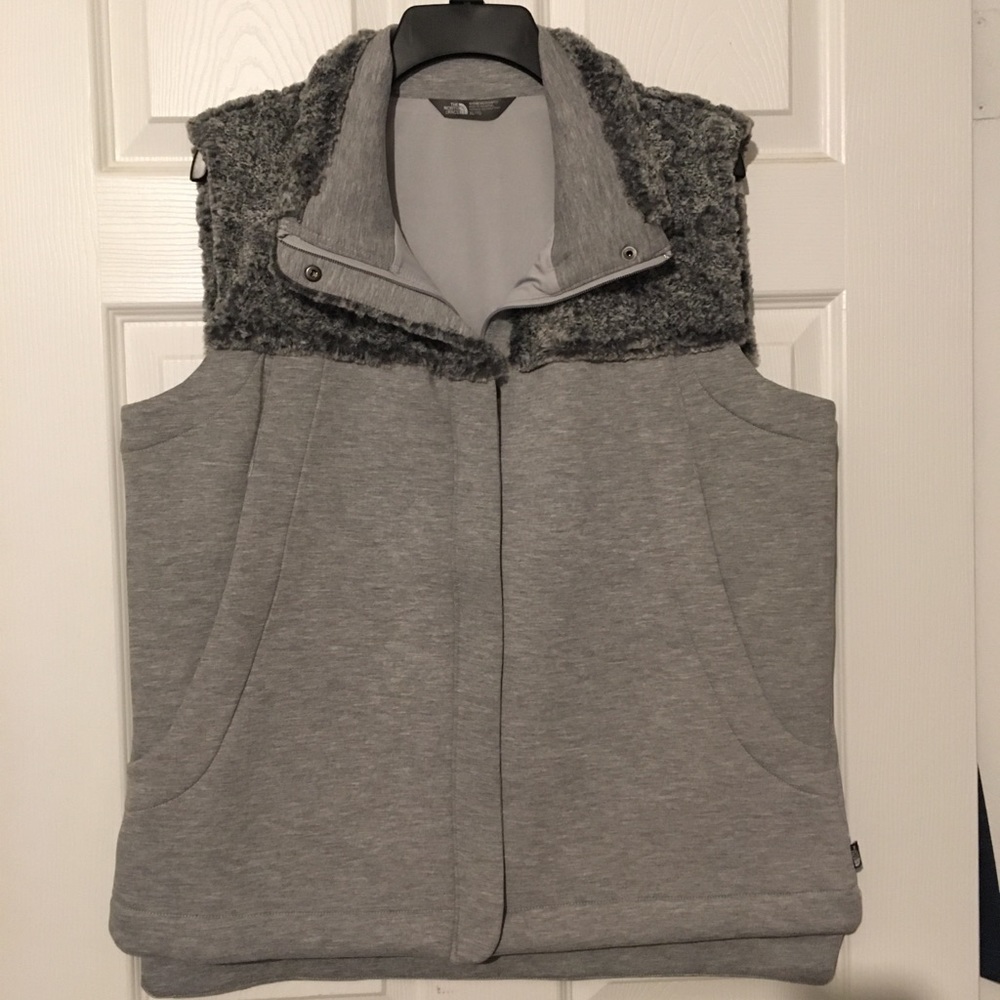 Women’s North face vest XL
